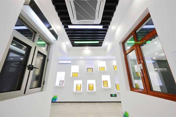 鋁型材定制開模中亞鋁型材廠家榮譽墻